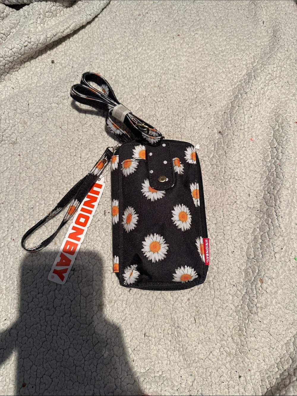 BRAND NEW UNIONBAY - Wristlet w/ Phone Holder